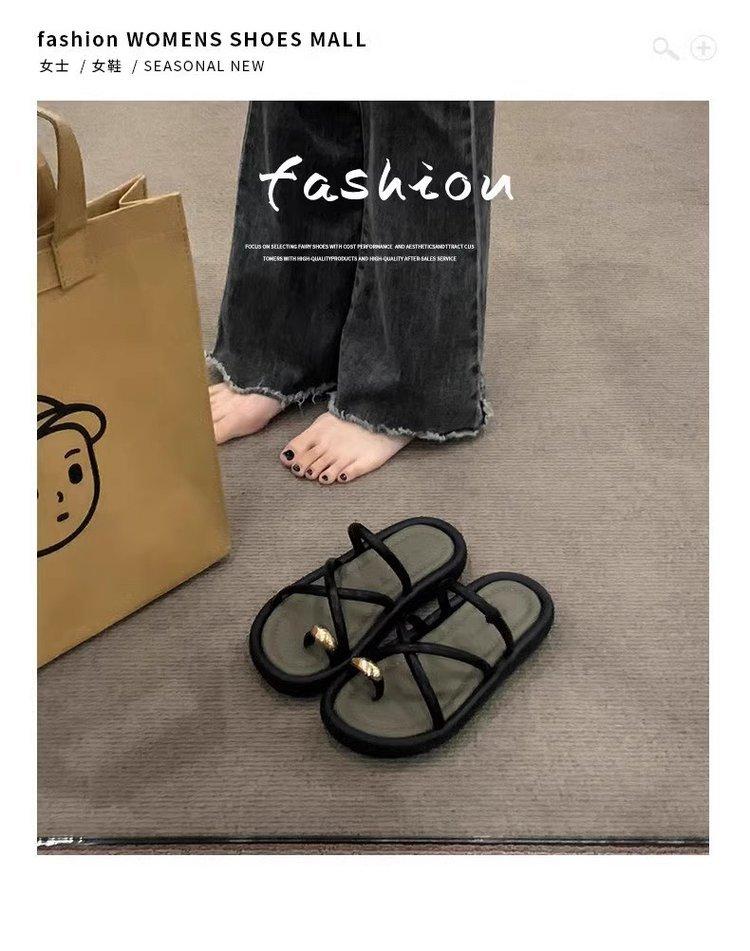 Popular Internet Celebrities Versatile Beach Wear 2025 Summer New Cool Slippers Light Fashion Roman Sandals Slippers