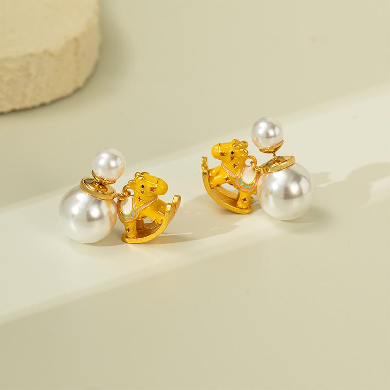 Yellow Enamel Pearl Rocking Horse Necklace - Light Luxury High-End Clavicle Chain