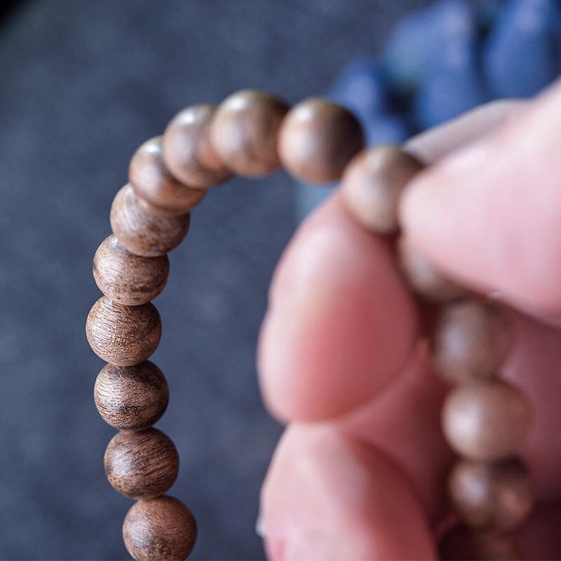 Essential for Agarwood Lovers: Hainan Green Kyara Agarwood Bracelet with 6mm Beads, 29 Count, Retro Style, Authentic Single Strand.