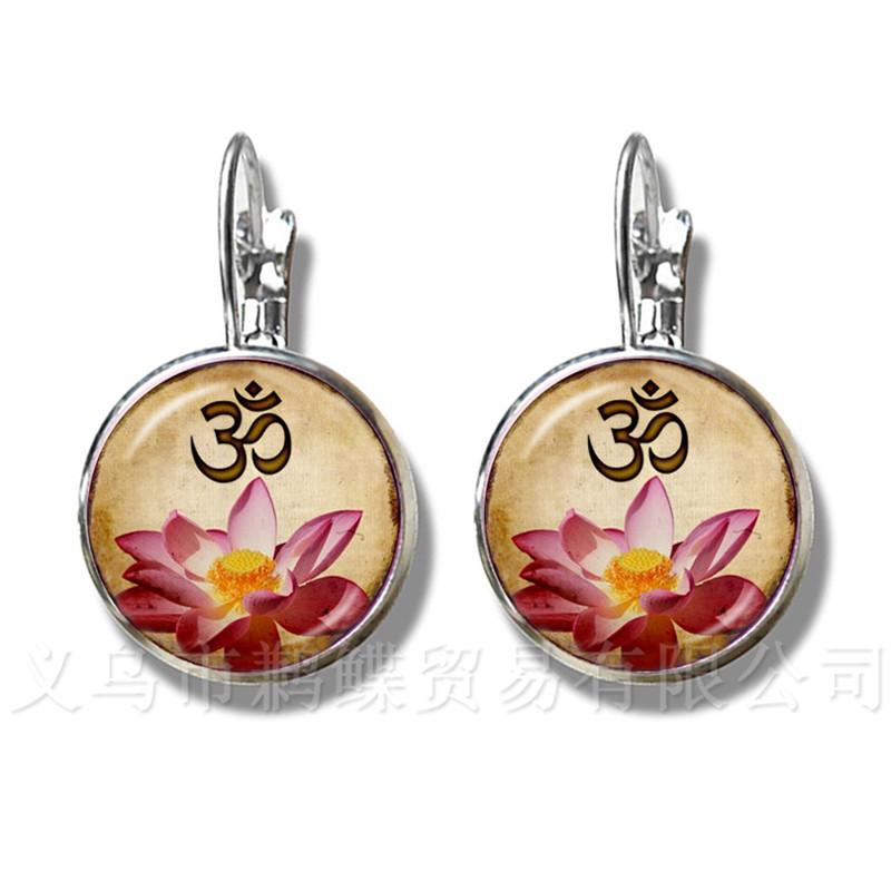 

Buddhism Stud Earrings Mandala Art Picture 16mm Glass Cabochon Silver Plated Earrings For Women Om Fashion Jewelry Best Gift
