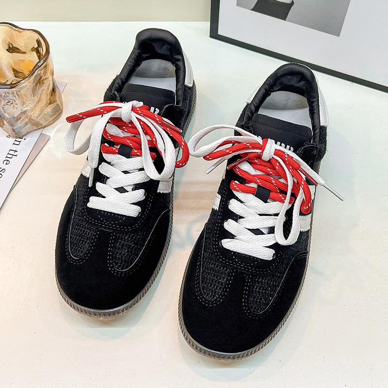 2024 Nouvelles chaussures Forrest Gump respirantes à rayures tissées rétro pour femmes, semelle épaisse, polyvalentes, décontractées, de sport, petites chaussures blanches