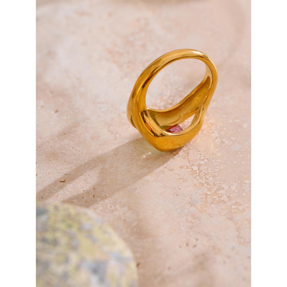 Eetit Fashion Unique Lip Design Ring for Women Golden Plated Cubic Zirconia Stainless Steel Finger Jewelry New Arrivals