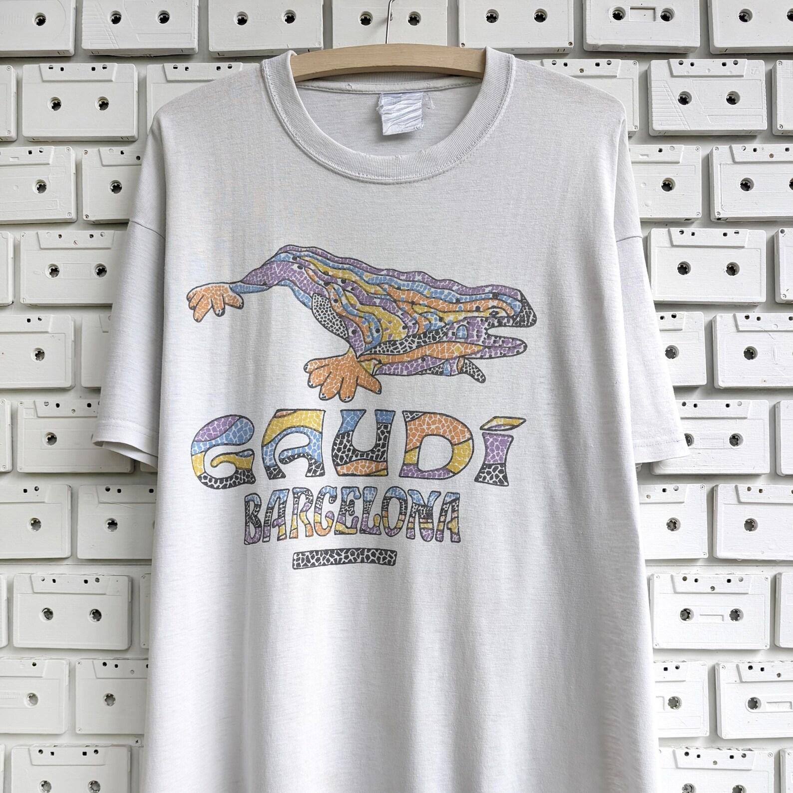 Vintage 90s 00s Gaudi Barcelona T shirt Mosaic Lizard Graphic Art Spain Tourist Tee Size XL S