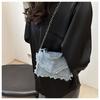 Women's Denim Tassel Shoulder Bag, Vintage Chain Crossbody Purse, Small Flap Closure Handbag with Metal Decor, Blue