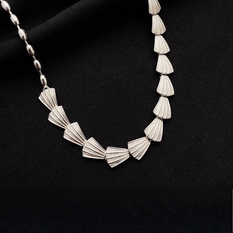 Fan-shaped Shell Necklace Fish Scale Bracelet Temperament Heavy Industry Hand Light Luxury Niche