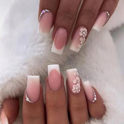 24 pezzi di unghie finte francesi semplici e romantiche bianche, puro desiderio di indossare, pezzi di manicure a forma di diamante, stile europeo e americano.