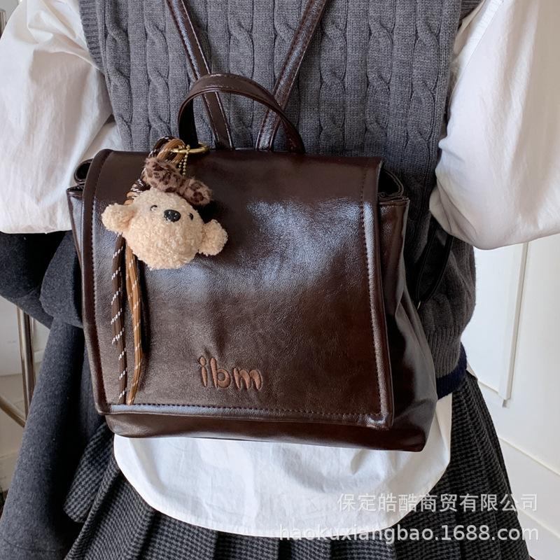 Oily leather retro women's backpack 2025 new fashion commuting versatile backpack exquisite small schoolbag travel bag