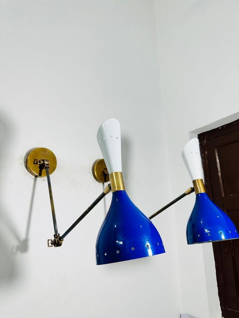 Paar moderner italienischer Diabolo-Wandleuchten – Dekorative Wandleuchten