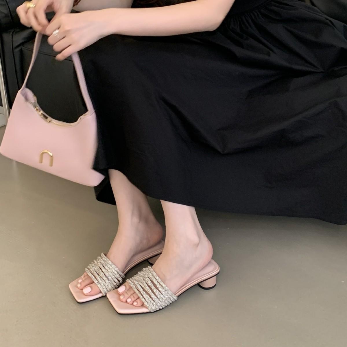 

Light luxury square head female summer wear rhinestone slippers thick French fairy 2025 heel drag cool new temperament open toe cool 39