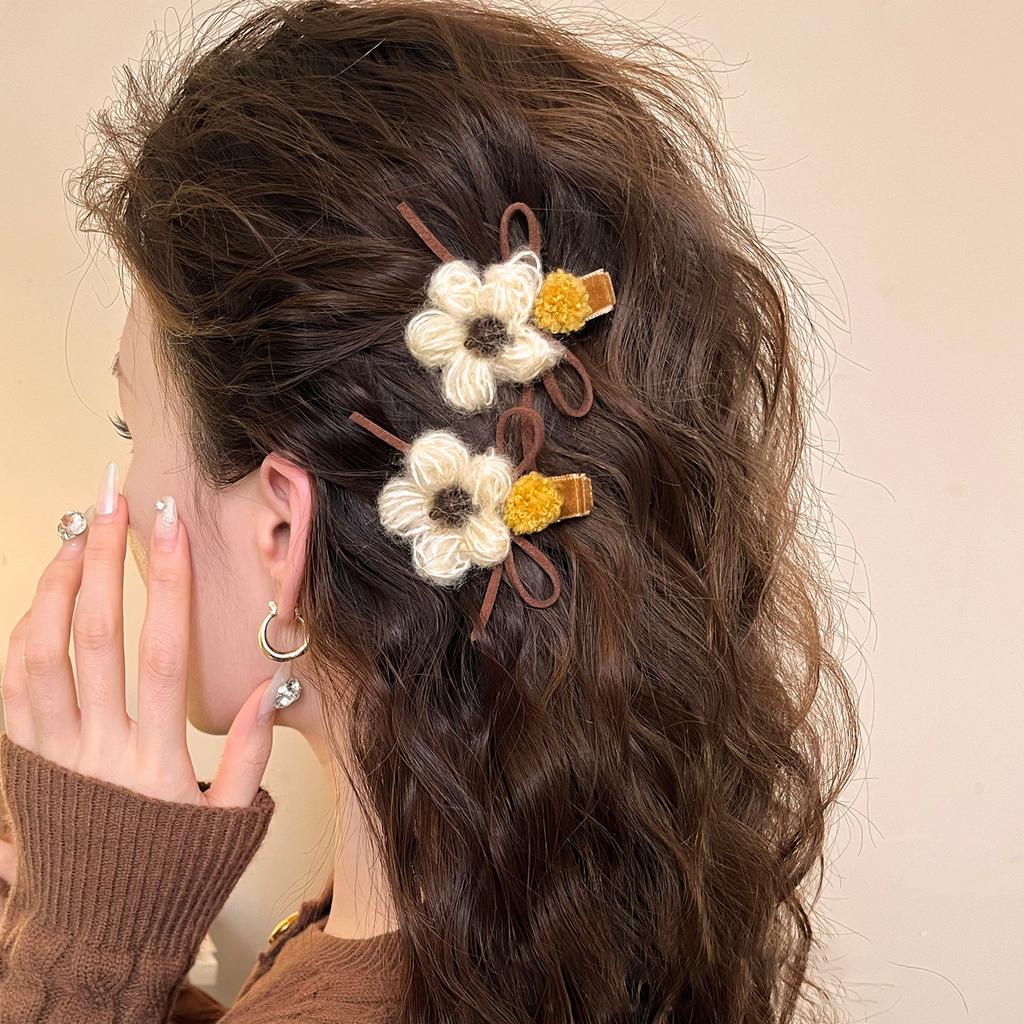 Cute plush flower hairpin girl heart clip super fairy bangs clip forehead hairpin travel hairpin headgear