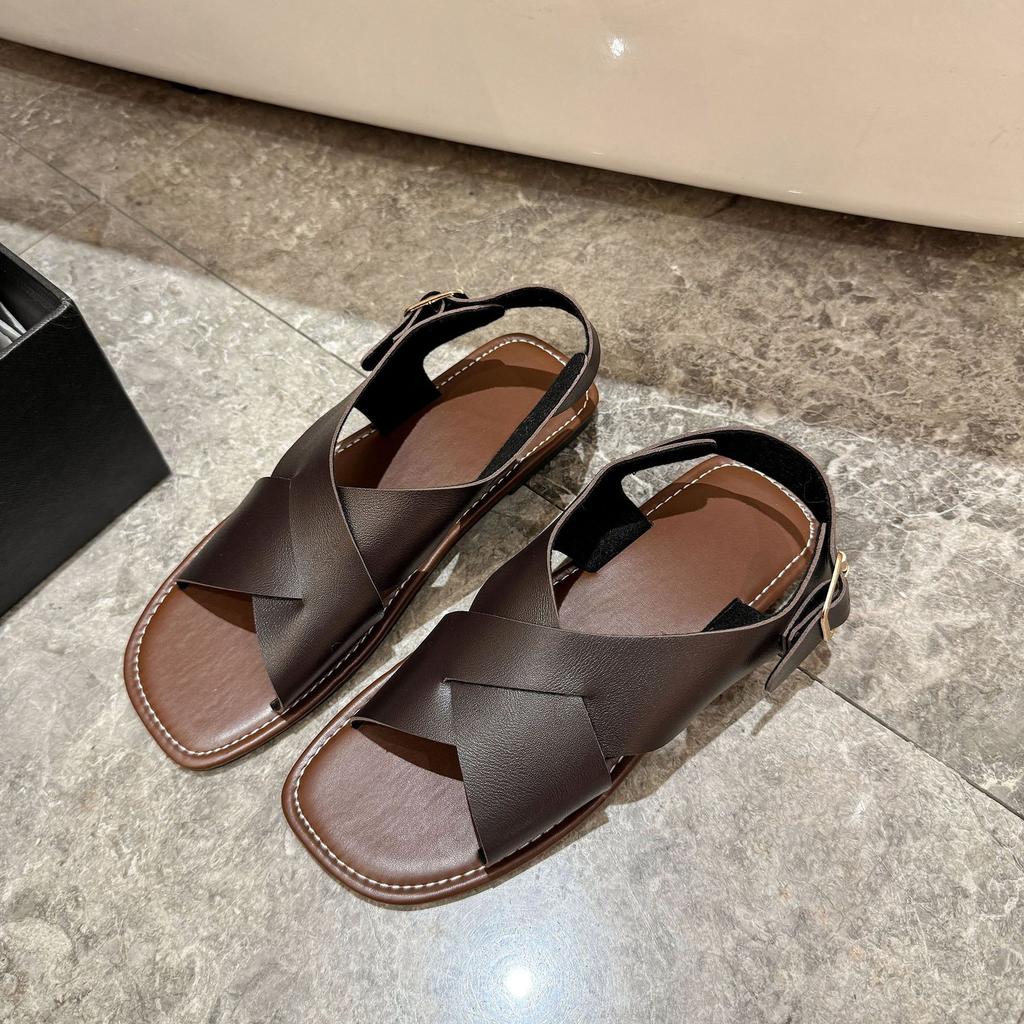 Flat Fashion Casual Sandals Are Worn Outside with A Square Toe and Back Belt Buckle