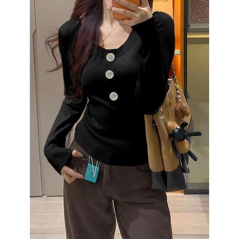 

Atmosphere: U-neck button-down knitted sweater women s autumn and winter new small waist slim underwear with base top L чёрный