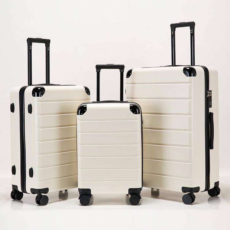 Набор жестких чемоданов OEING на колесиках