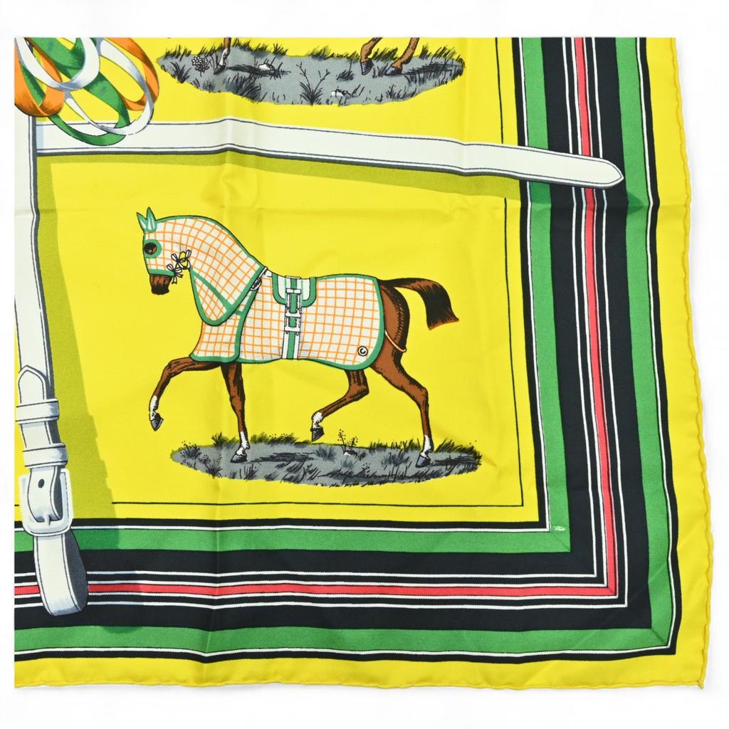 Auth HERMES Carre 90 Scarf Couvertures Et Tenues De Jour Silk He5517rr Used
