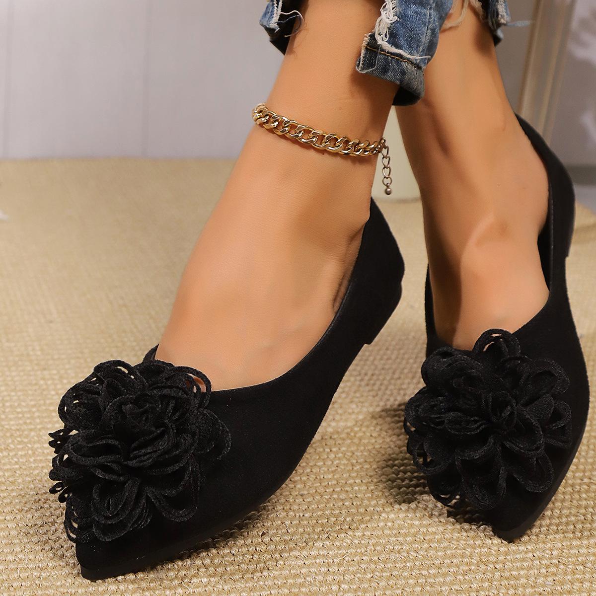 

Туфли женские с заостренным носком на плоской подошве, осень 2024 года, новые модные универсальные туфли с цветочным принтом и неглубоким вырезом, женские туфли большого размера 36 чёрный