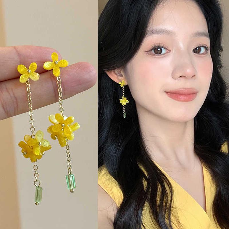 Resort Style Sunflower Earrings - Spring/Summer 2025 Collection for Women