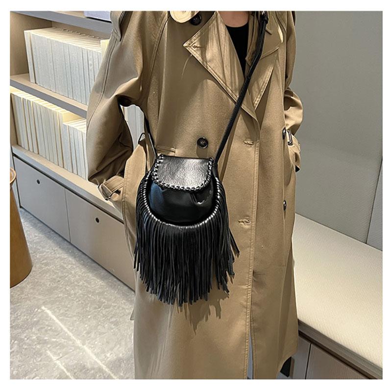 Niche Design Tassel Crossbody Bag Korean Style Lady High-End Fashion New Small Square Bag  Simple Wind Commute Shoulder Pack