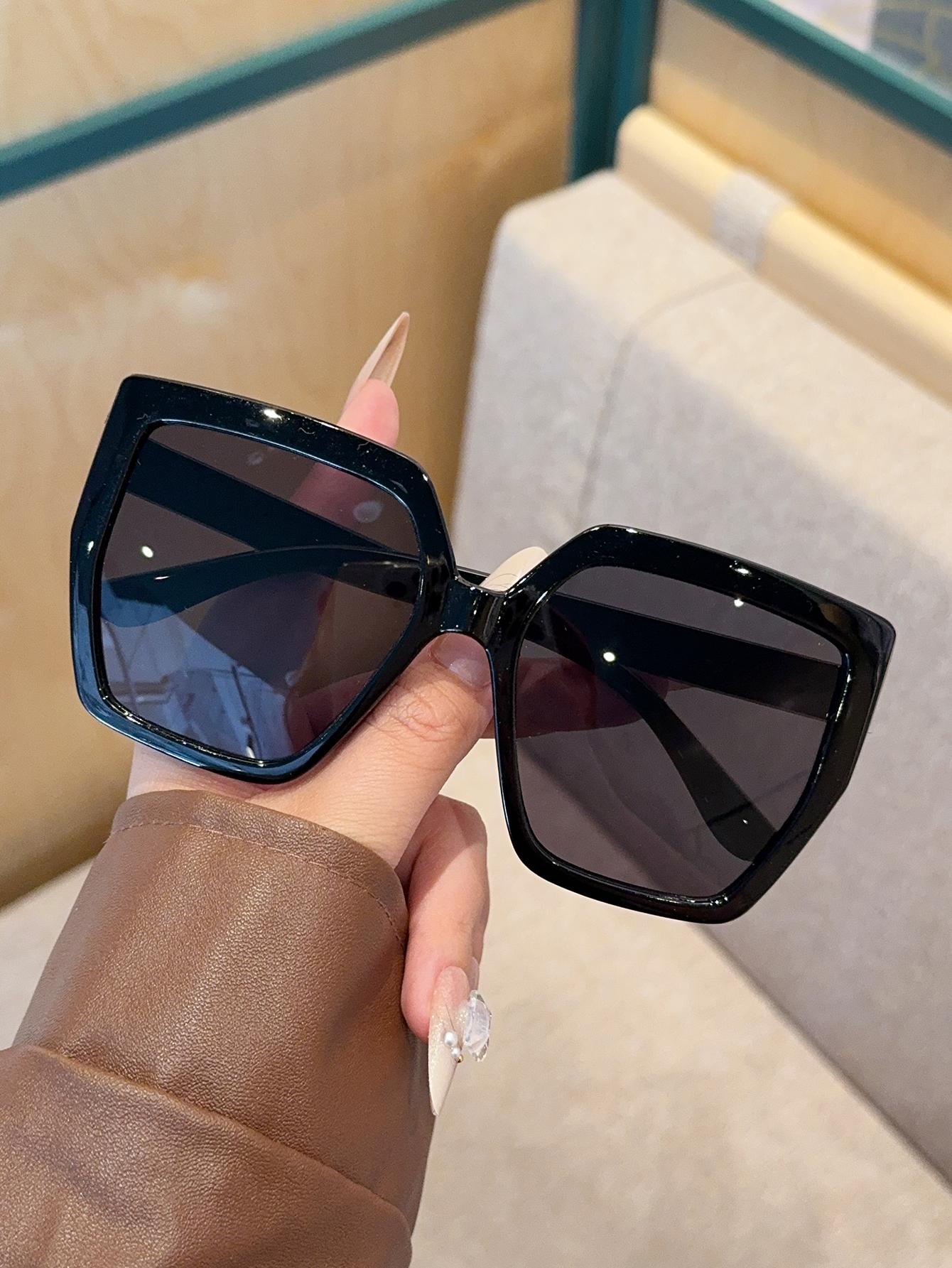 

1Pc Oversized Square Sunglasses Women s Black Fashion Sunglasses Retro Fashion Casual Sunglasses Suitable for Parties, Vacations
