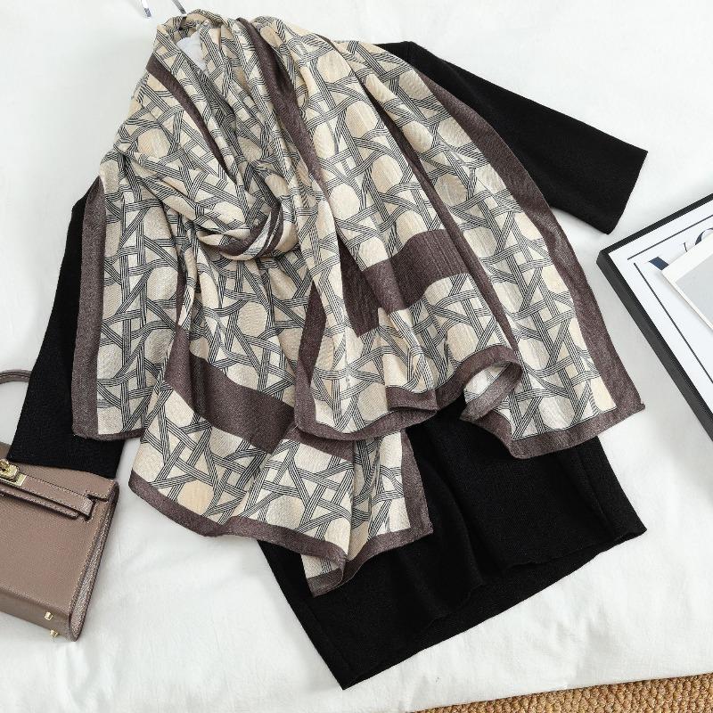 Women's simple rattan grid printing silk scarf, simple and versatile photo scarf, autumn and winter cold-proof and warm scarf
