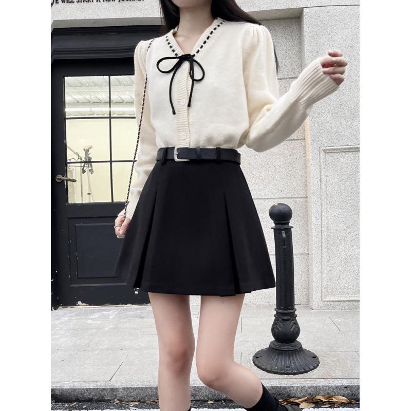 

2024 Осень/Зима Юбка миди А-силуэта со складками, с высокой талией, из смесовой шерсти в британском стиле M