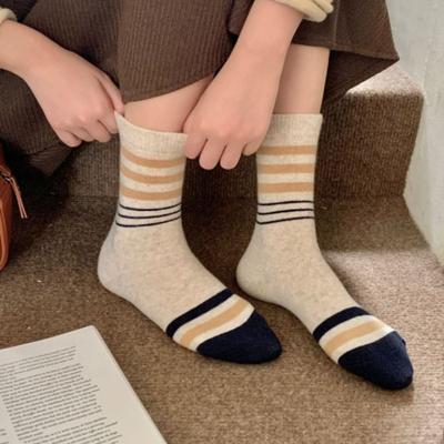 Retro Mid-calf Women's Socks, Color-blocked Thickened Warm Autumn and Winter Socks, Women's Color-blocked Striped Wool Pile Long Socks