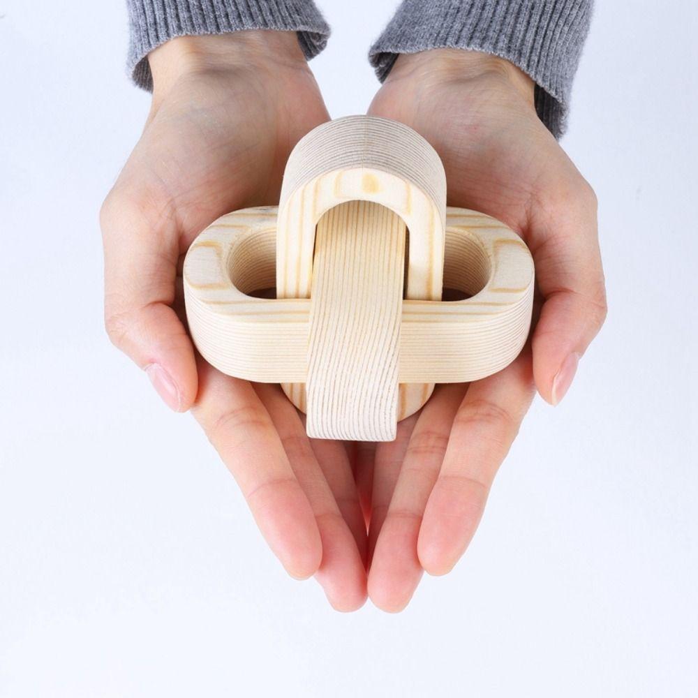 Rustikales Kunsthandwerk Holzknoten-Ornament Handgeschnitzte Handgefertigte Holzschließe 3-gliedrige Kette Holzkugel-Tisch