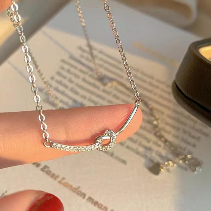 Xiaohongshu Same Rope Knot Smile Necklace Femininity Collarbone Chain Japanese and Korean Temperament Flash Diamond Niche Design Sense Versatile