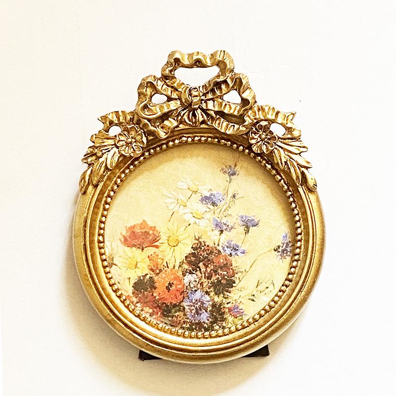

European Carved Bow Resin Photo Frame - Creative Home Decoration, Golden Tabletop or Wall Hanging 9.5*10.5 cm