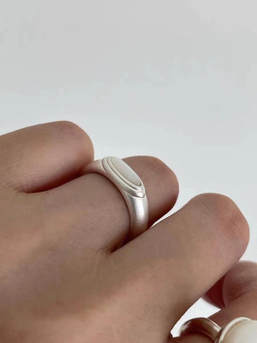 

New Retro Simple Geometry Oval White Shell Black Agate Matte Sliver Color Opening Ring for Men Women Couple Finger Jewelry Gifts resizable