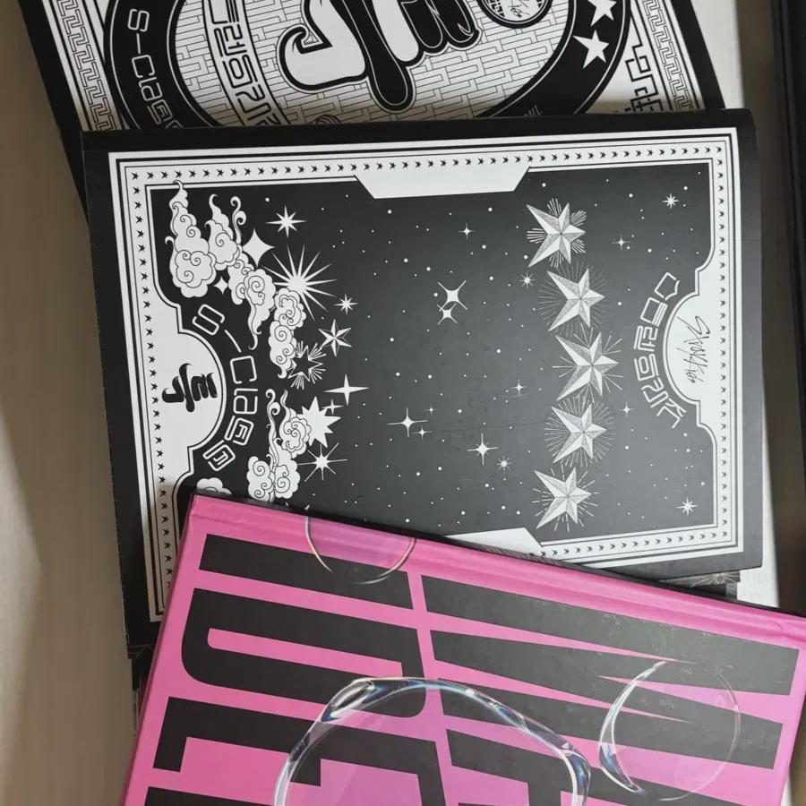 

Selling 8 Albums And 4 Focas