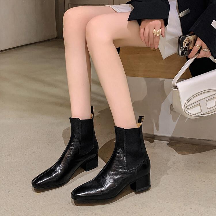 Francouzské čtvercové špičky střední podpatek silný podpatek krátké boty dámské 2025 podzim a zima nové korejská verze hovězí kůže jednoduché a všestranné elastické