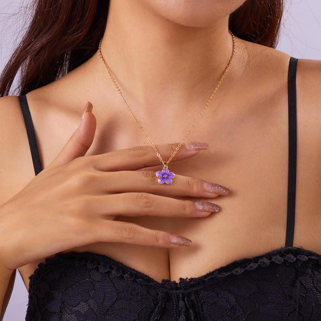 New Flower Pendant Necklace for Women Romantic Cherry Blossom Gold Color Metal Chain Choker Party Wedding Neck Jewelry