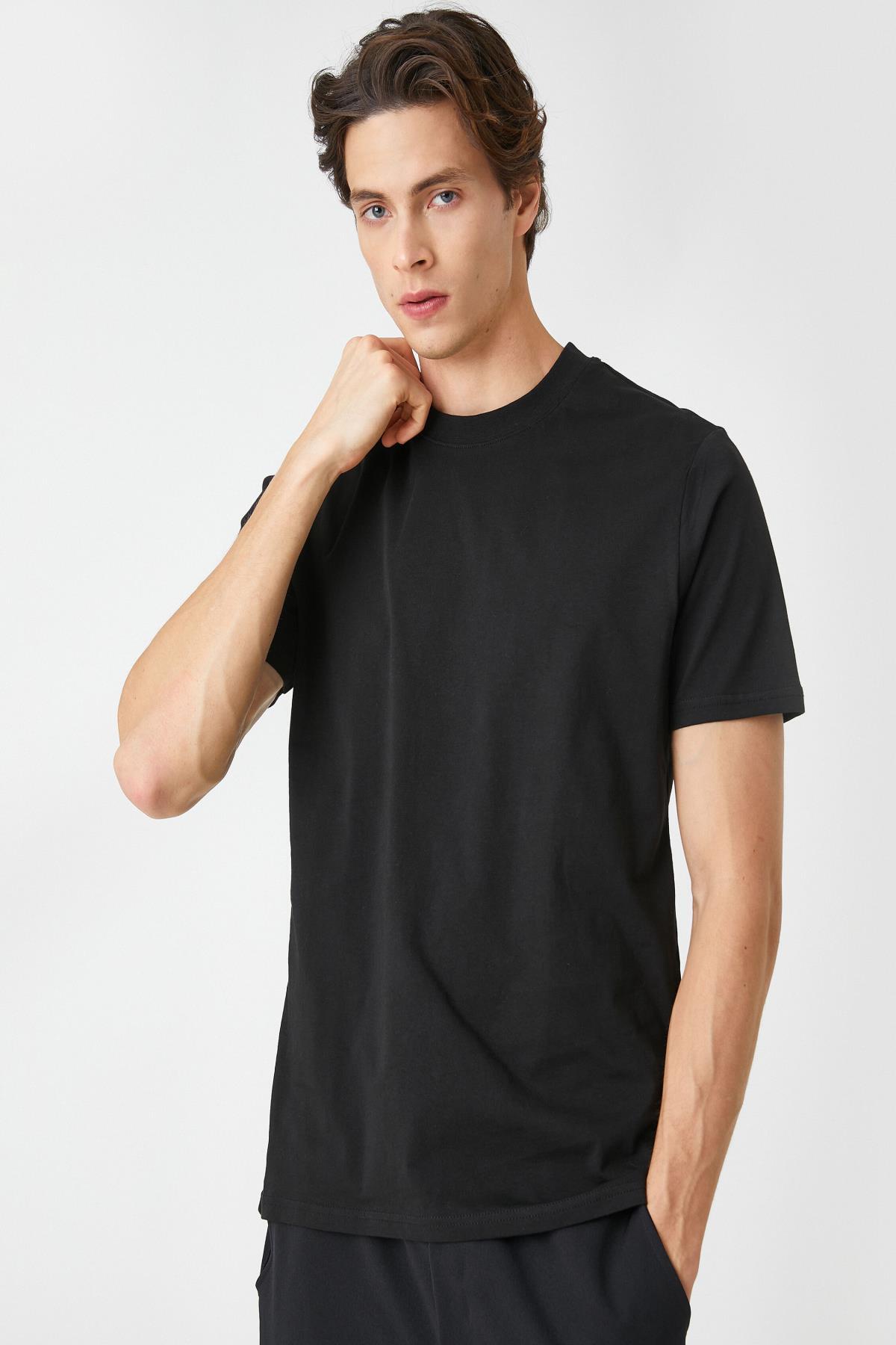 

Мужская футболка Черная 3sam10183hk..