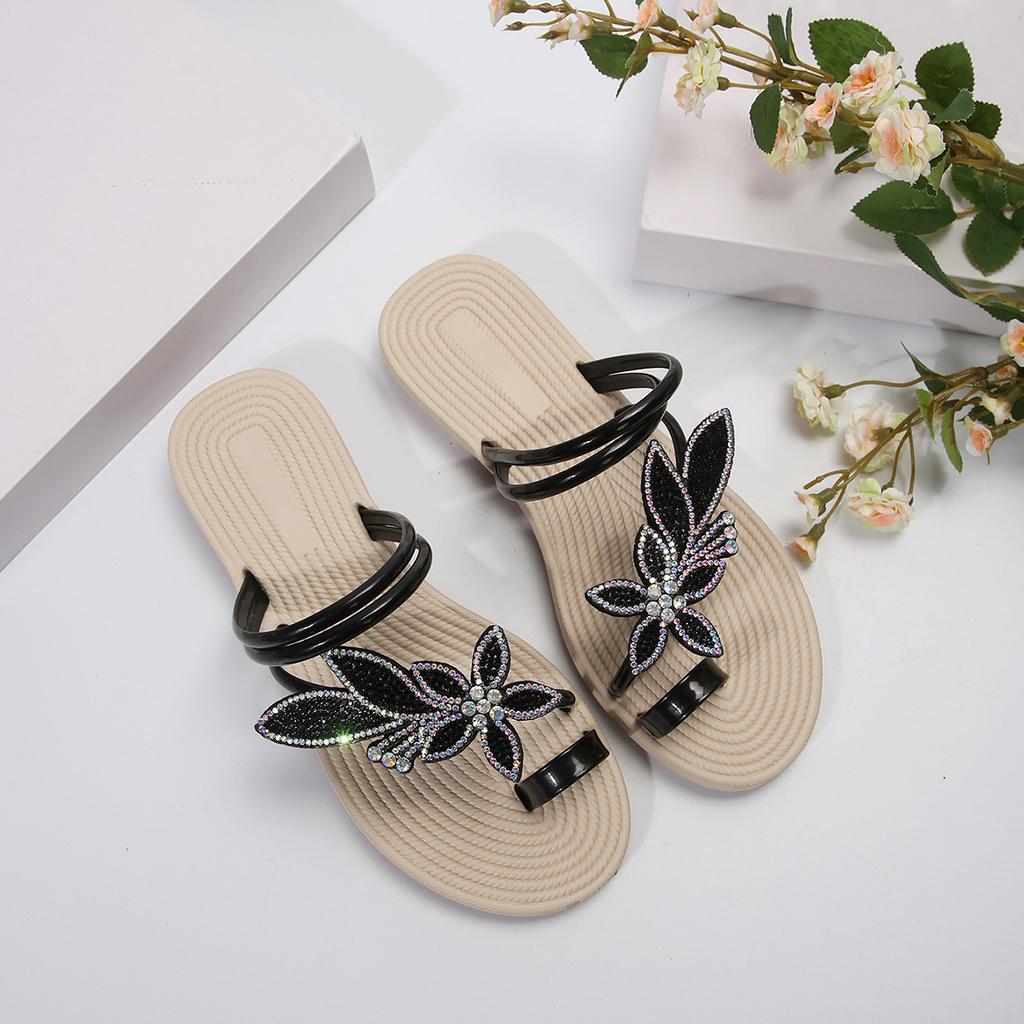 Glitter Slippers Women Summer Sandals 2025 Bling Female Butterfly Flops Beach Diamond Flat Shoes Outdoor Sandals