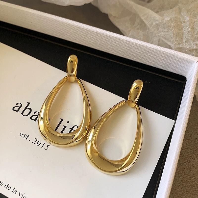 Personality Simple Glossy Metal Hollowed-out Teardrop Shape Piercing Stud Earrings for Women Korean Fashion Jewelry Accessory