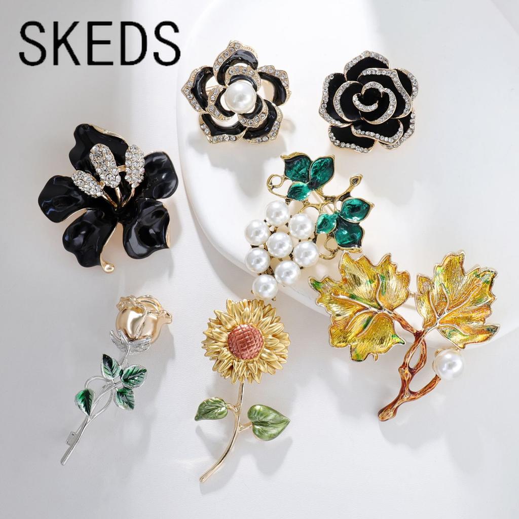 SKEDS Fashion Women Camellia Flower Crystal Enamel Brooches Pins Elegant Lady Plant Party Wedding Accessories Jewelry Corsage