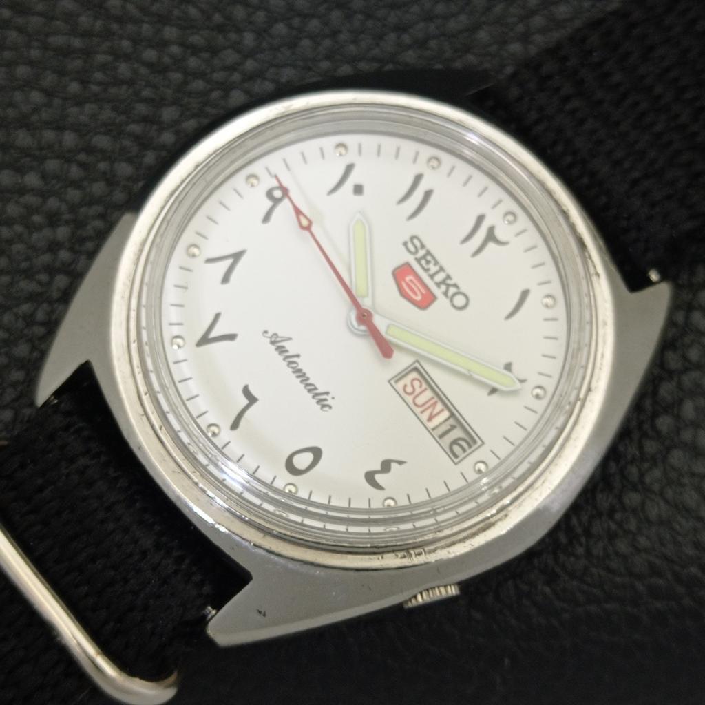 Seiko 5 AUTOMATIC JAPAN MENS VINTAGE ARABIC WHITE COLOR DIAL WATCH A701501-5 R206b-a701501