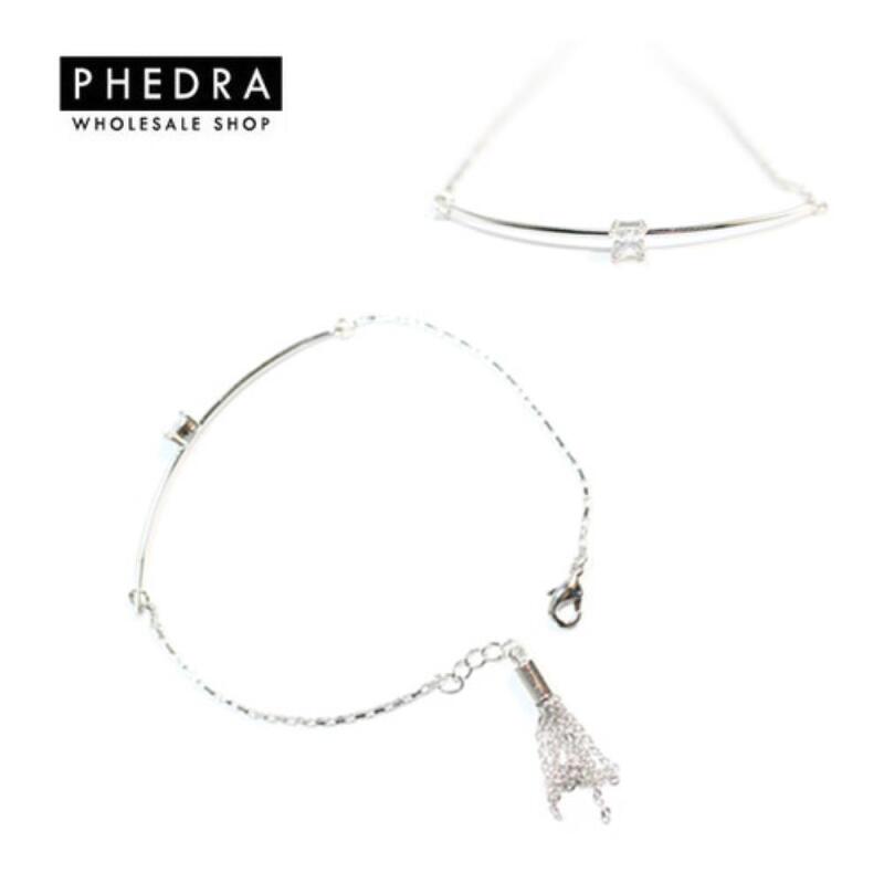 

Women s Cubic Silver Pendant Gorgeous Bracelet A25258_ONECOLOR