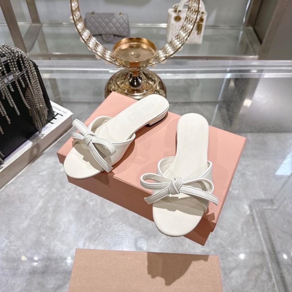 Fashion Haute Couture 2025 Summer New Leather Bow Square Heel One-Line Slippers Versatile Low-Heeled Open-Toe Sandals Beach Shoes
