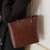 A Trendy and Retro Tote Bag, A Stylish and Large-capacity Single-shoulder Bag