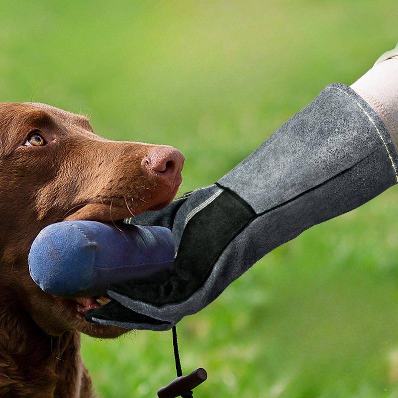 BBQ Gloves Camping and Picnic Leather Heat Insulation High Temperature Resistant Fire Line Long Welder Protective Gloves