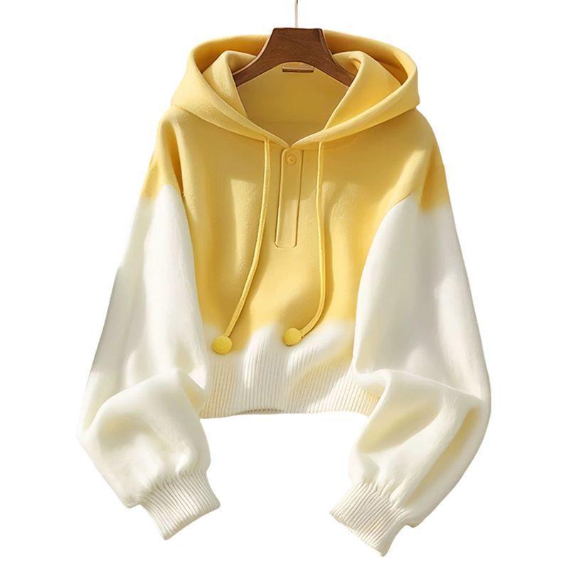 Elegant Gradient Hooded Pullover: A Cozy, Stylish, and Versatile Sweater for Autumn & Winter.
