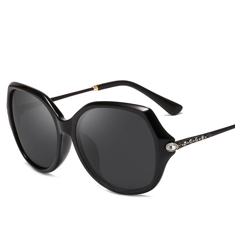 Klassische Retro Vintage Brille für Damen mit übergroßen Mode-Fassungen