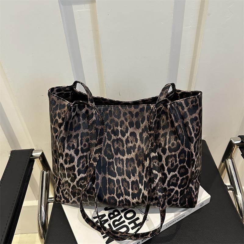 Európska a americká retro taška tote s leopardím vzorom s veľkou kapacitou Jednoduchá a módna kabelka na dochádzanie Módna taška cez rameno