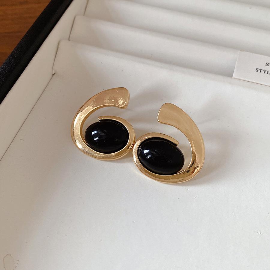 Irregular Metal Resin Oval Earrings European and American Exaggerated Niche Collarbone Chain Light Luxury High-end Jewelry Set