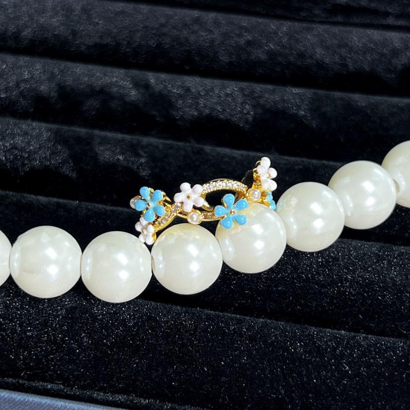Niche exquisite light luxury high value aesthetic collection flower pearl ring female cold wind temperament stacked index finger ring