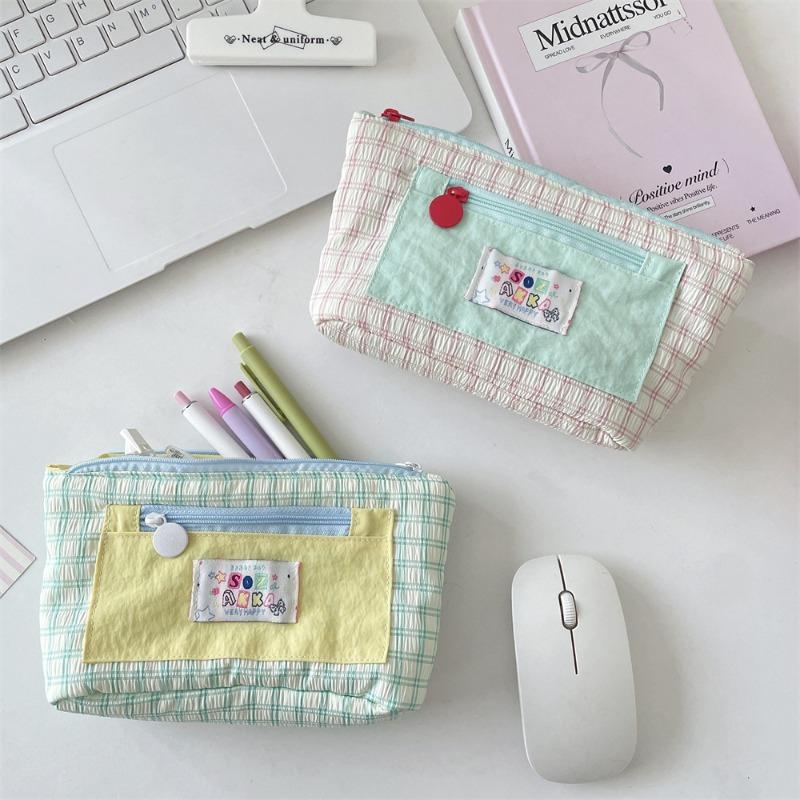 Contrasting color plaid pencil bag, dopamine large-capacity pencil case, junior high school girl ins style, high-value stationery bag