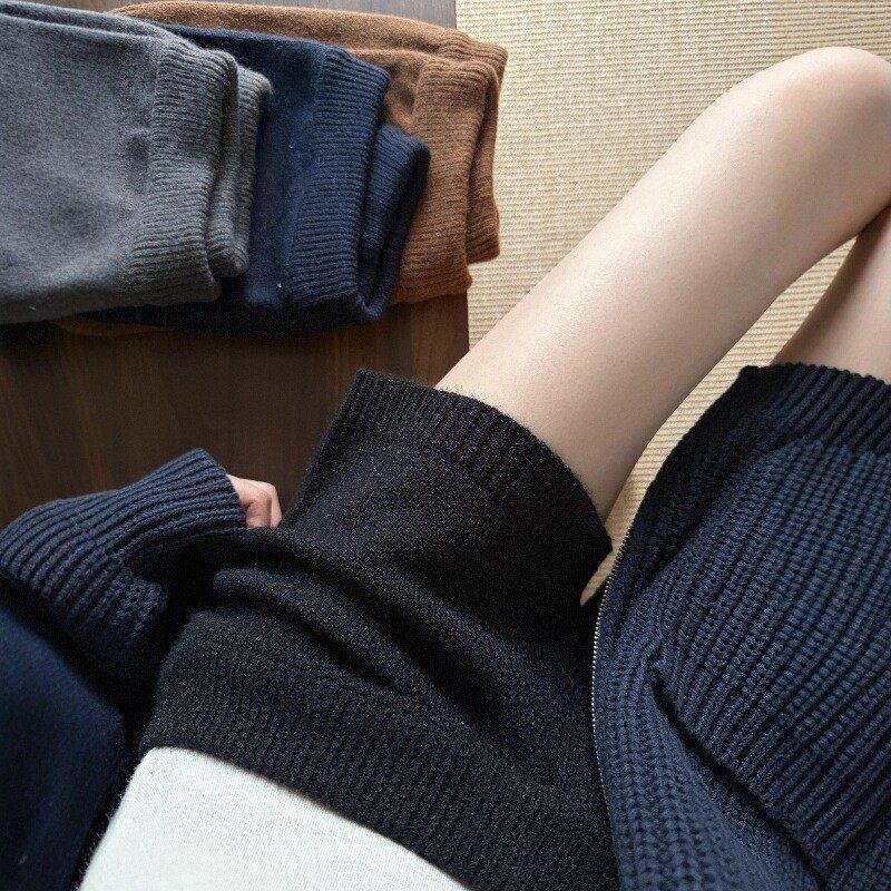 

Heart-Fluttering Gray Knit High-Waisted Slim-Fit Shorts for Petite Women One Size чорний