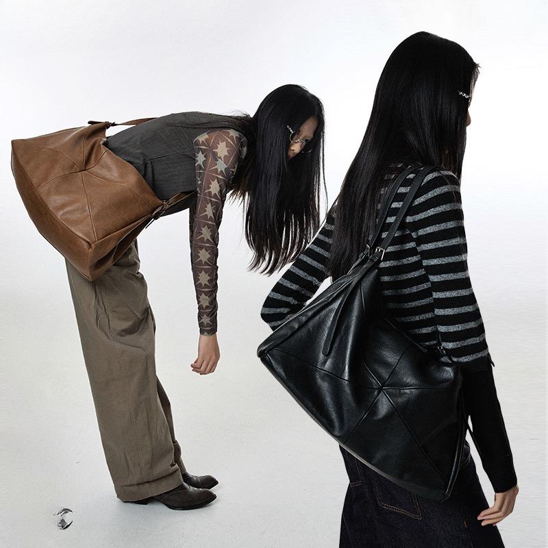 

A Large-capacity High-end Commuter Bag with A Laid-back Single-shoulder Crossbody чорний