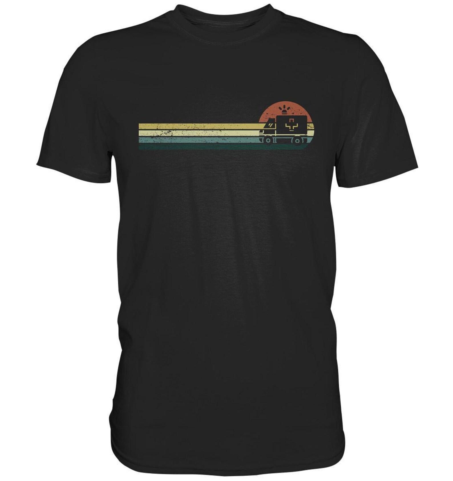 Paramedic Vintage T-Shirt Ambulance Gift Idea Rescue Worker - Premium Shirt L